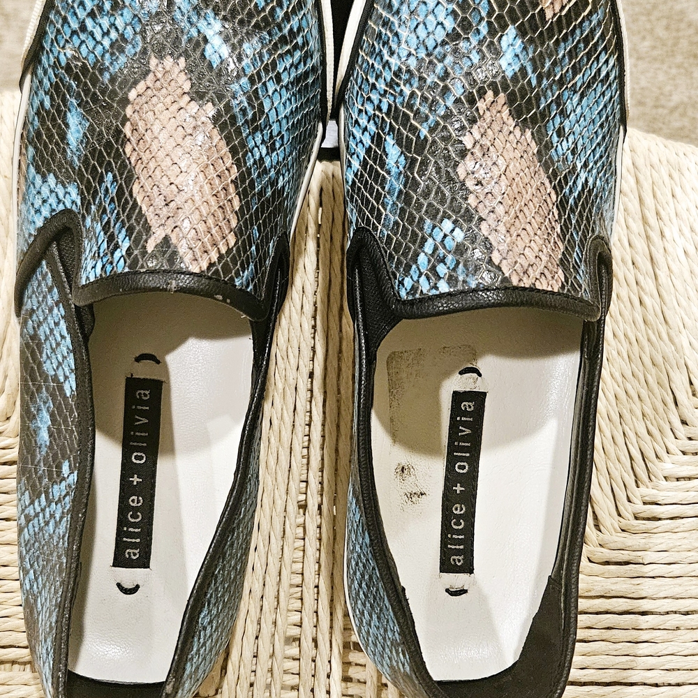 Alice + Olivia Blue and Black Snake Print Slip-On Shoes